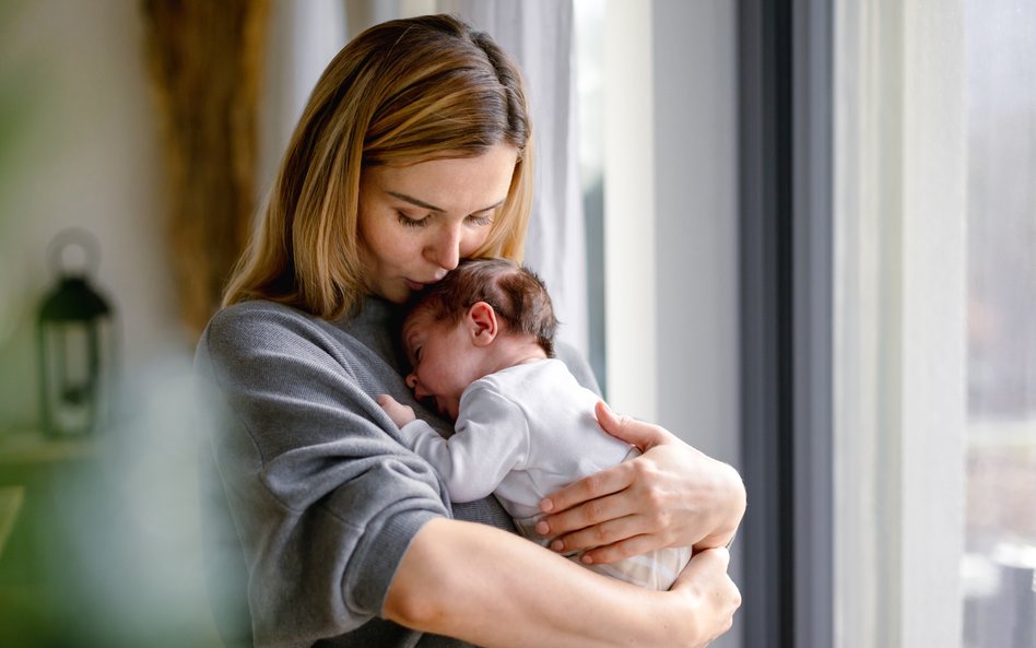 Naukowcy obliczyli, że każdy dodatkowy miesiąc ciąży podnosił funkcje poznawcze kobiet w starszym wi