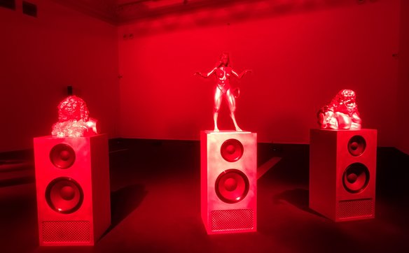 Na wystawie „Ghost Rider” Christelle Oyiri