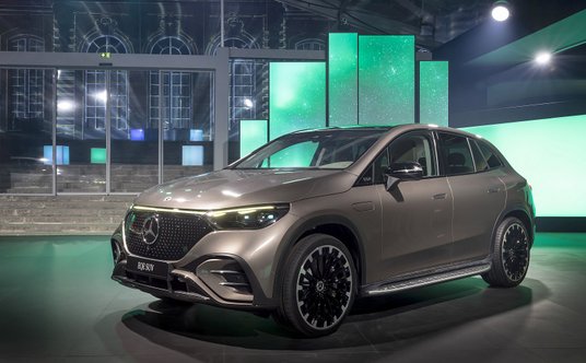 Mercedes EQE SUV