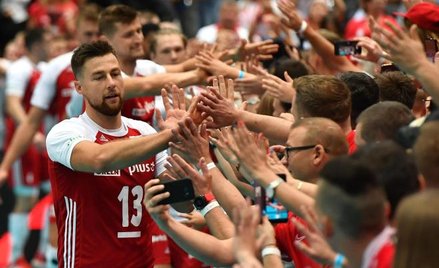 Polscy kibice tłumnie wspierają swoich ulubieńców w Holandii. Na prawdziwe emocje i trudniejszych ry