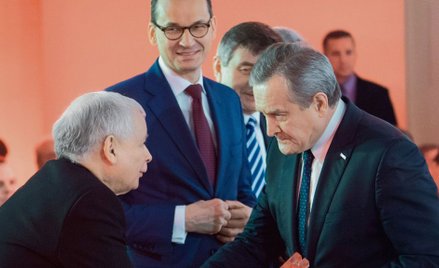 Czy Piotrowi Glińskiemu chodzi o to, by w oczach Jarosława Kaczyńskiego być politykiem twardszym niż