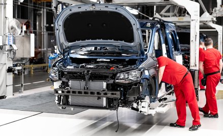 Sektor motoryzacyjny w Polsce zmaga się obecnie z wieloma wyzwaniami