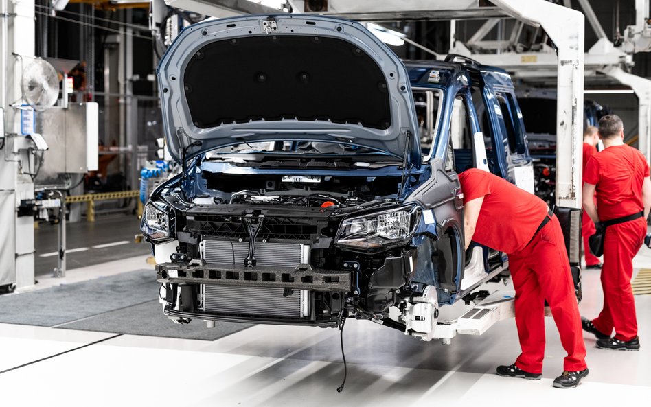 Sektor motoryzacyjny w Polsce zmaga się obecnie z wieloma wyzwaniami