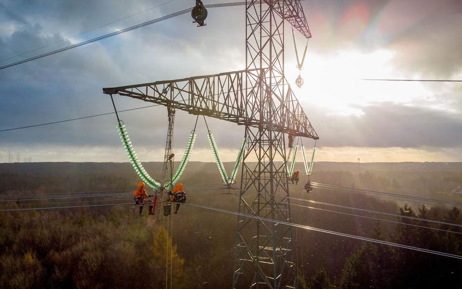 Koncerny energetyczne chciałyby podnieść ceny prądu o 10-15 proc., bo drożeje węgiel  i prawa do emi