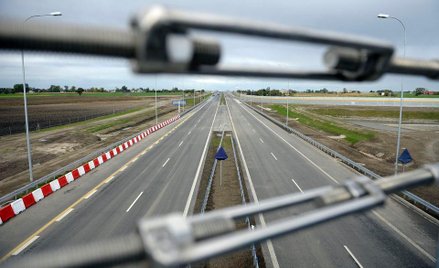 Autostradą A1 do... ruiny