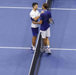 Novak Djoković gratuluje Daniiłowi Miedwiediewowi zwycięstwa w finale US Open
