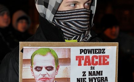 Protestujący w Poznaniu: Panie Tusk – nigdy pan naszej wolności nie zabije!