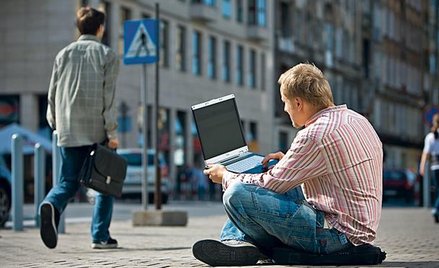 Mandat przez Internet