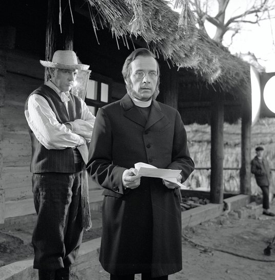 Kard z filmu „Lokis” (1970 r., reżyseria: Janusz Majewski). Na pierwszym planie: Edmund Fetting jako