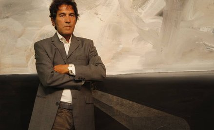 Artysta sprzedał niewidzialną rzeźbę za 15 000 euro