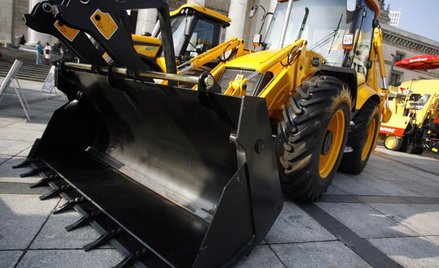 Wynajmując maszyny za granicą, masz obowiązki wobec polskiego fiskusa