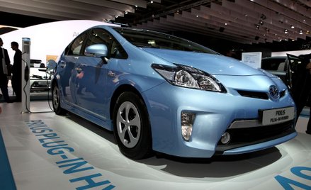 Toyota zapowiedziała późniejszą premierę Priusa plug-in