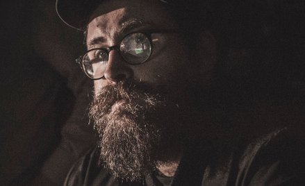 Reżyser filmu "RÓJ": Trzeba mieć grubą skórę
