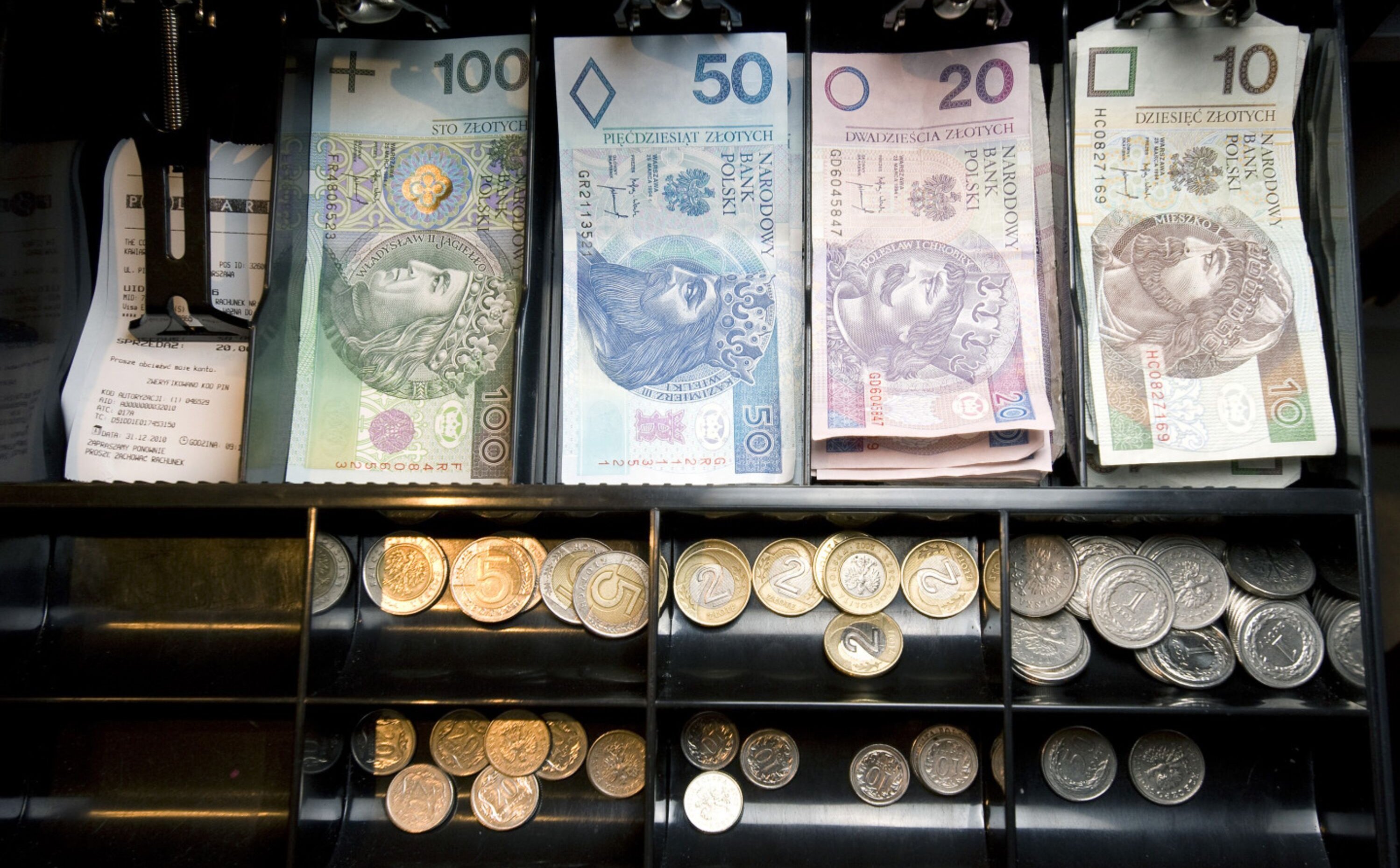 Złoty nie okazuje słabości