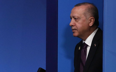 Były premier Turcji rzuca wyzwanie Erdoganowi