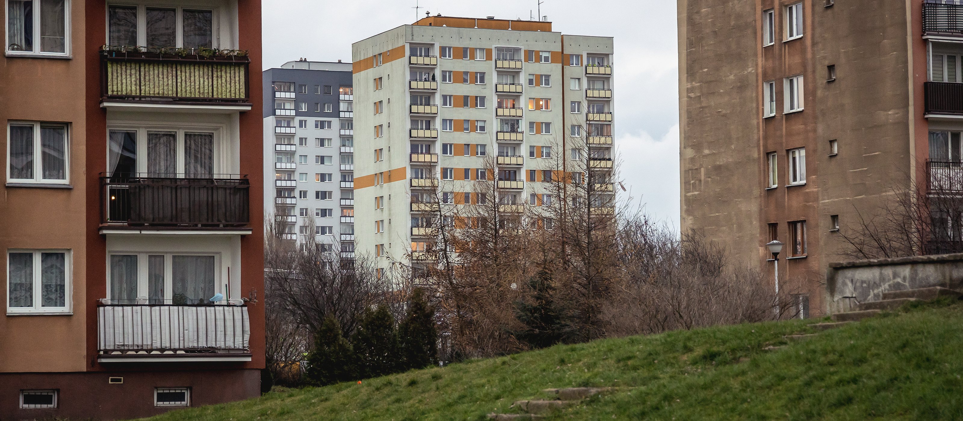 Miejski Eksperyment Mieszkaniowy w Warszawie. MEM, w którym nie ma nic śmiesznego