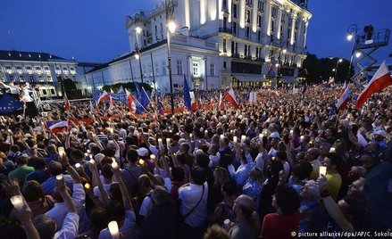 Niemieckie media: "To, co dzieje się w Polsce, dotyczy każdego obywatela UE"