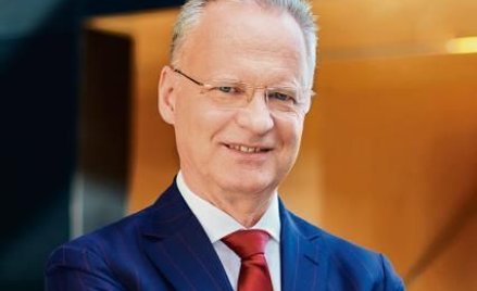 Asseco Poland zarządzane przez Adama Górala mocno dywersyfikuje swój biznes.
