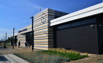 Kolej buduje ekodworce. Będą tanie i ekologiczne