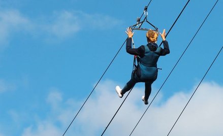 Sąd: 75 tys. zł za dramatyczny zjazd kolejką tyrolską