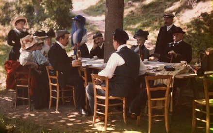 Rodzina Lumi?re przy śniadaniu, autochrome pochodzący z 1910 roku. Autochrome Lumi?re.