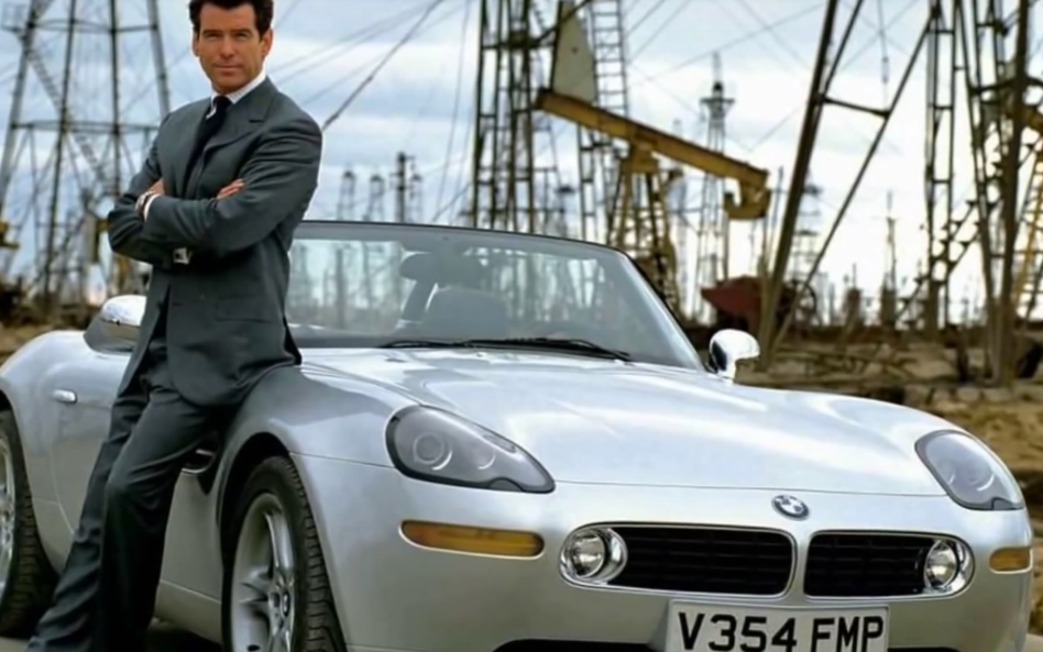 BMW Z8 BMW Z8 okazję mieliśmy zobaczyć w filmie „Świat to za mało”.