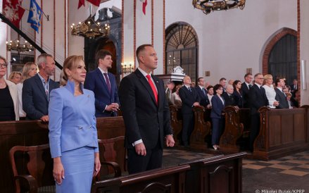 O godz. 12 w Bazylice Archikatedralnej św. Jana Chrzciciela w Warszawie odprawiona została msza świę