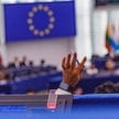Europosłowie chcą sięgnąć po zamrożone aktywa Rosji. Apel do władz UE