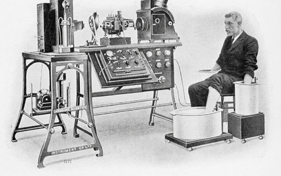 Za pomocą skonstruowanego przez siebie urządzenia Willem Einthoven przeprowadził pierwsze badania EK