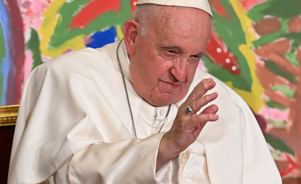 Możliwość ukarania grzywną księdza, który łamie kościelne prawo, przywrócił papież Franciszek