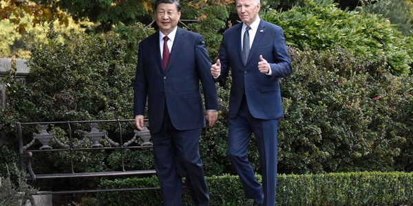 Xi przeprasza się z Ameryką. Strategia na przeczekanie?