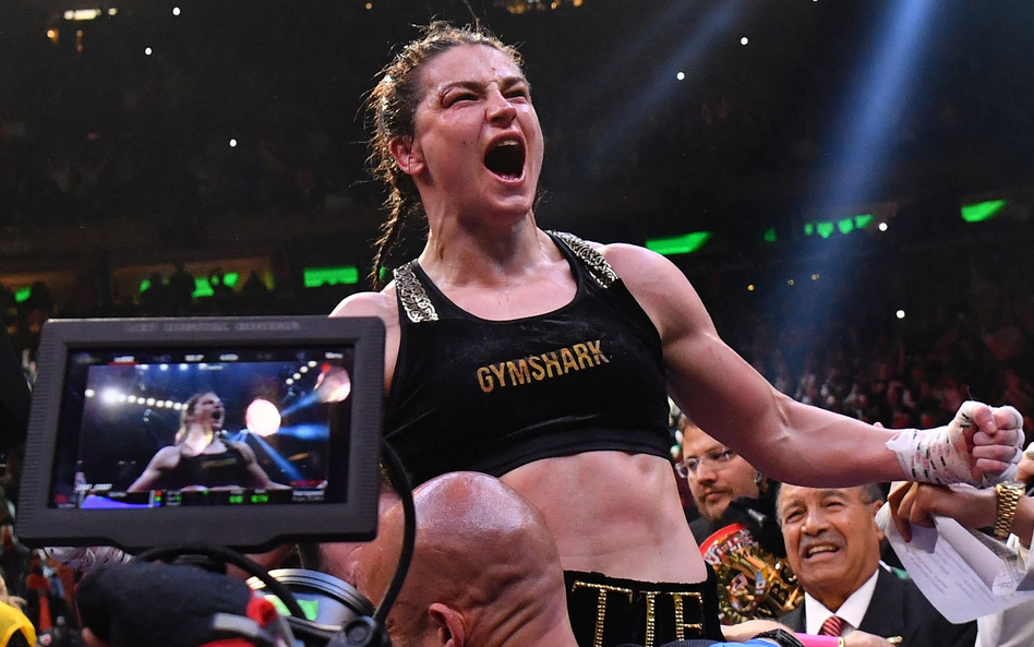 Katie Taylor obroniła pasy