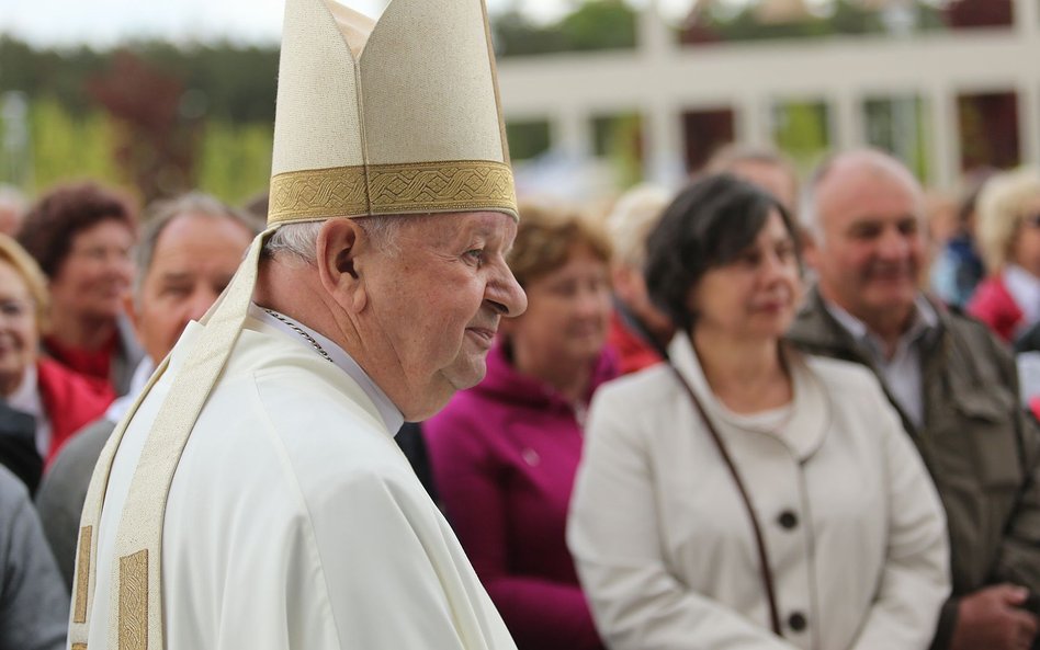 Ostatnie tygodnie były dla Kościoła i hierarchii trudne. Cień podejrzeń, m.in. o tuszowanie pedofili