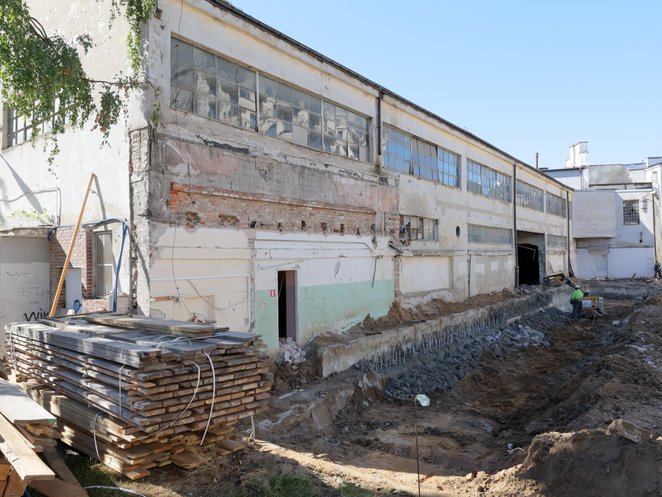 Stare ściany z powojennej odbudowy już zostały rozebrane ul. Belwederskiej 16