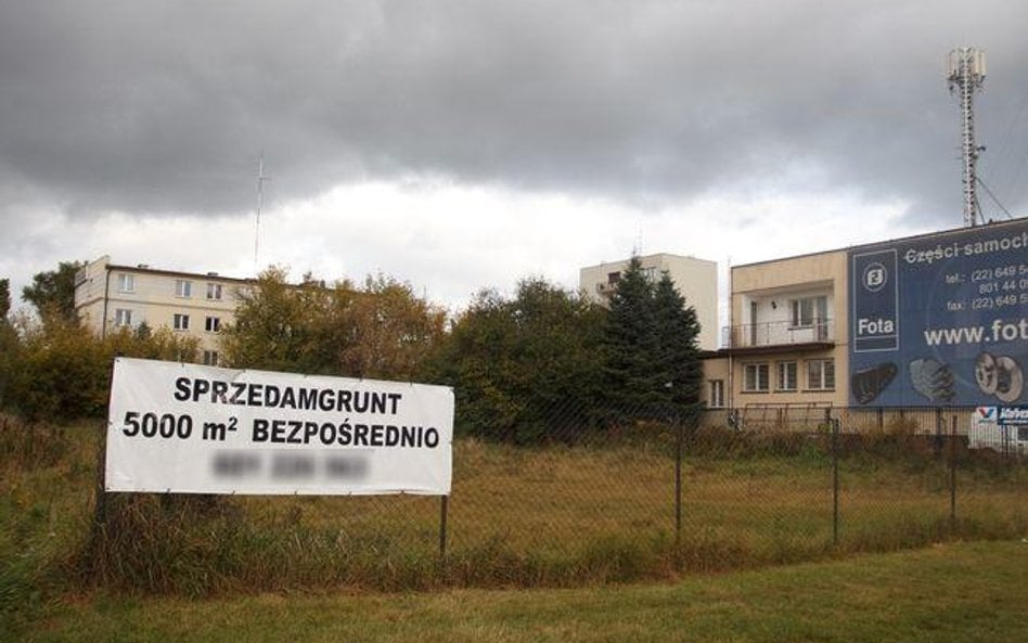 Przy umowie sprzedaży nieruchomości notariusz zwalnia podatnika z obowiązków związanych z obliczenie