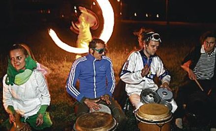 Rada Puchaczy” na pokazie fireshow w Czarnej Białostockiej