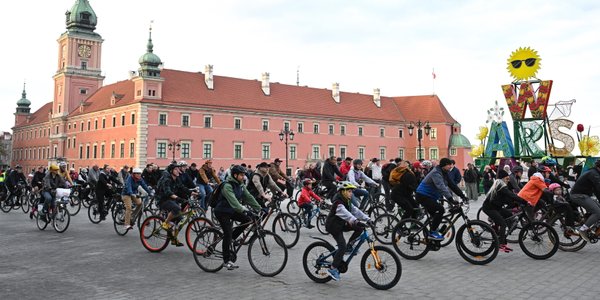 Polacy ruszyli na rowery. 80 proc. jeździ, ale bezpieczeństwo kuleje
