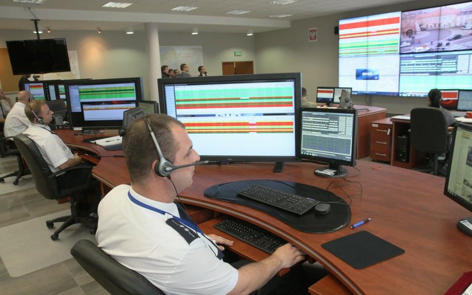 Policja częściej korzysta z monitoringu w karaniu kierowców