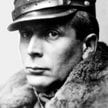 Chmurny, przystojny – Bogart w rogatywce