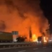 Kadr z nagrania, mającego przedstawiać pożar po uderzeniu drona
