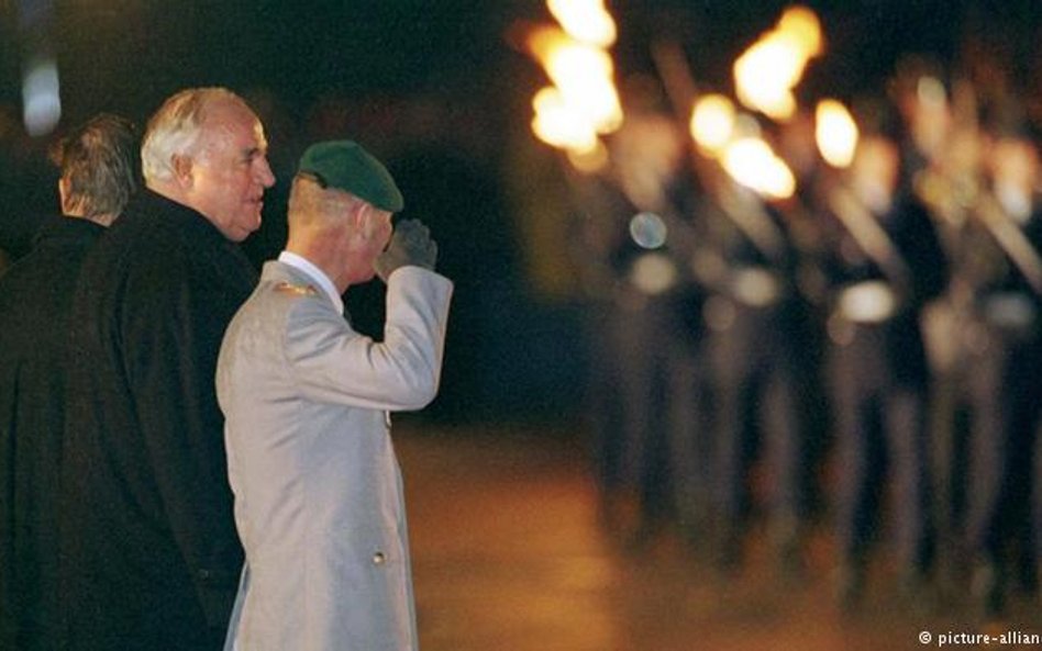 Porażka po 16 latach. We wrześniu 1998 r. CDU przegrywa wybory powszechne. Otwiera to drogę do pierw