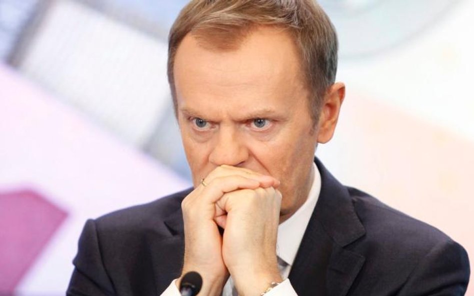 Donald Tusk straszy Polaków wojną. Z badań wie, że skorzysta na tym PO, a nie PiS