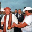 Jan Paweł II w czasie pielgrzymki do Oceanii w 1986 roku