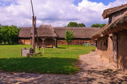 Muzeum Wsi Mazowieckiej w Sierpcu już 6 lipca zaprasza na „Miodobranie w skansenie”