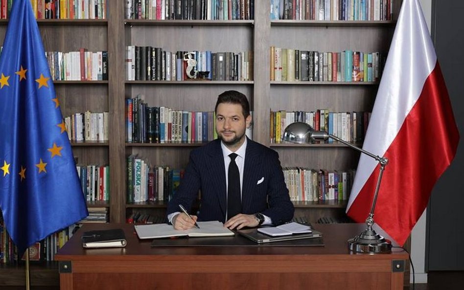 Od tego zdjęcia się zaczęło - 7 października Patryk Jaki opublikował na Facebooku swoją fotografię n