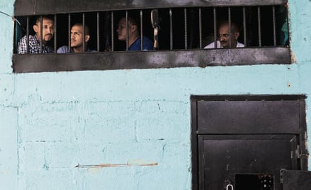 Więzienie w San Pedro Sula, 2013 r.
