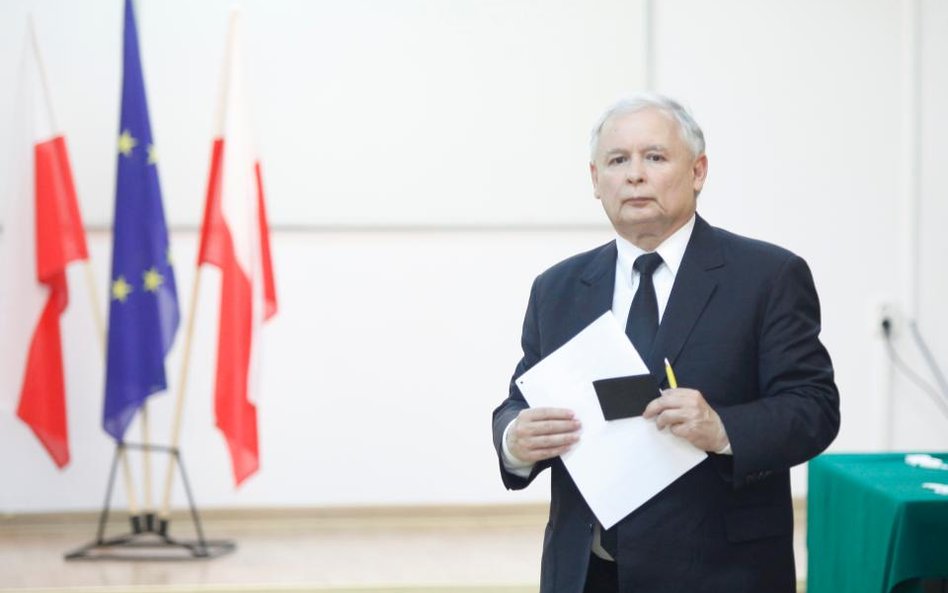 Frakcja PiS awansuje w Parlamencie Europejskim