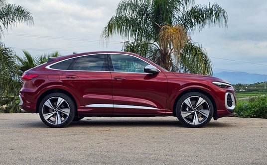 Nowe Audi Q5 w wersji Sportback ze ściętym tyłem nadwozia