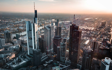 O dzielnicy biznesowej Frankfurtu często mówi się: „Manhattan”, z uwagi na liczbę wieżowców w tej cz