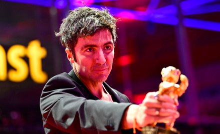 Ilkera Catak, reżyser „Yellow Letters”, ze Złotym Niedźwiedziem.